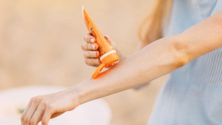 Confirmado por la OCU: este es el mejor protector solar de marca blanca y cuesta mucho menos de lo que imaginas.