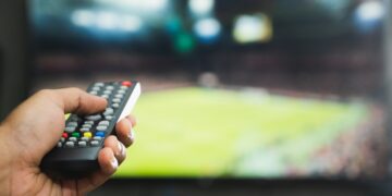 Adiós a ver fútbol gratis: las primeras multas por el uso de IPTV