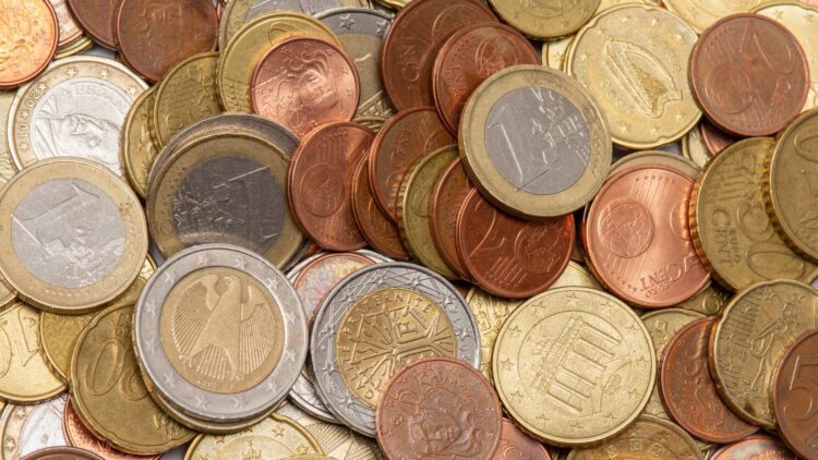 Esta moneda de 1999 que puedes tener en el bolsillo pagará tus próximas vacaciones: están pagando 800 euros por ella.