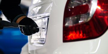 Estas son las multas por circular sin matrícula delantera o trasera