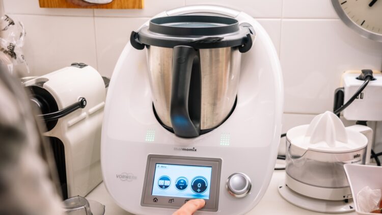 Así es la nueva Thermomix: el último modelo promete revolucionar tu cocina... aunque no es apta para todos los bolsillos 1 Así es la nueva Thermomix: el último modelo promete revolucionar tu cocina