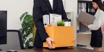 Deja atrás 75 años de historia y una oleada de despidos