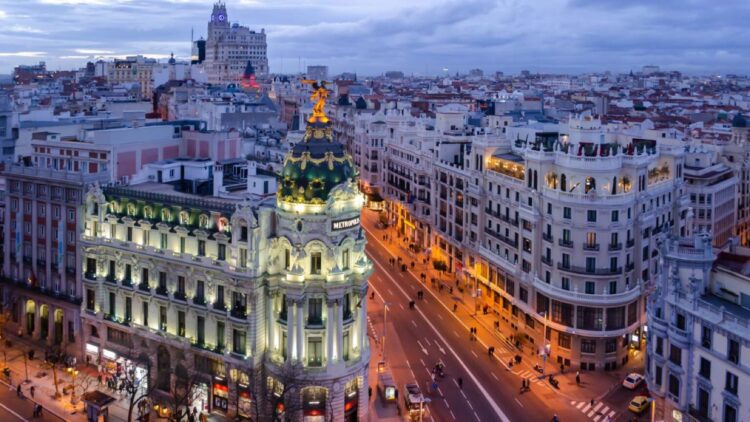 Confirmado: los millonarios latinos están transformando España en el 'Miami europeo' por estos motivos 1 Los millonarios latinos están transformando España en el 'Miami europeo'