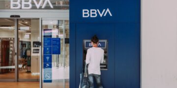 Esta nueva estafa que suplanta al BBVA promete un dineral