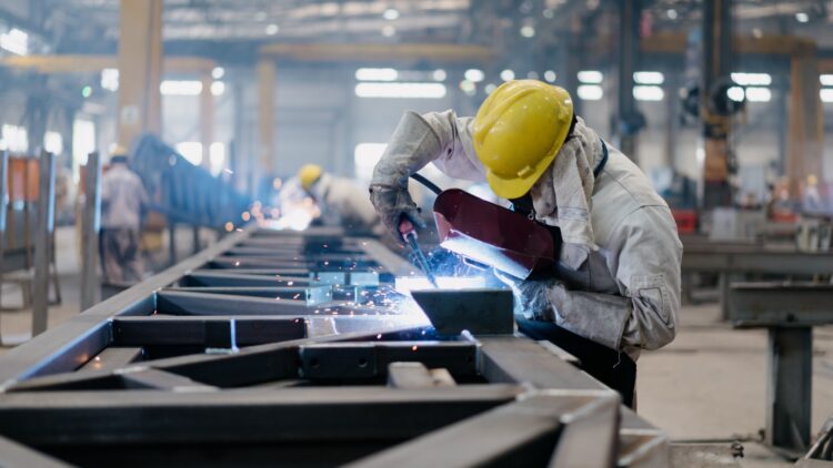 Confirmado: 2.000 operarios chinos se instalarán en España