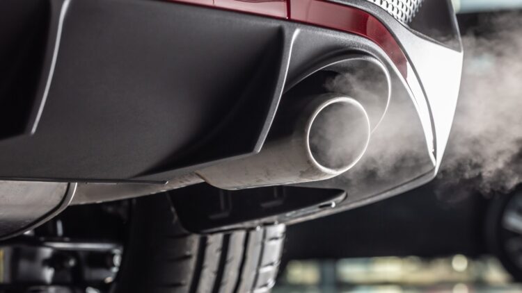 Es oficial: empieza el veto a los coches diésel con más de 10 años en nuevas zonas urbanas de España 1 El veto a los coches diésel con más de 10 años en nuevas zonas urbanas