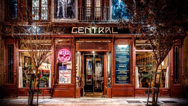 Adiós al Café Central: el icónico bar de Madrid cierra
