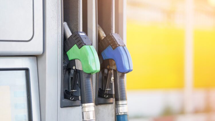 La OCU lo confirma: estas son las gasolineras más baratas de España y lo que te puedes ahorrar por repostar en ellas 1 La OCU lo confirma: estas son las gasolineras más baratas de España y lo que te puedes ahorrar por repostar en ellas.