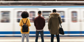 Llevar tu mochila en el Metro de Madrid para evitar robos y multas