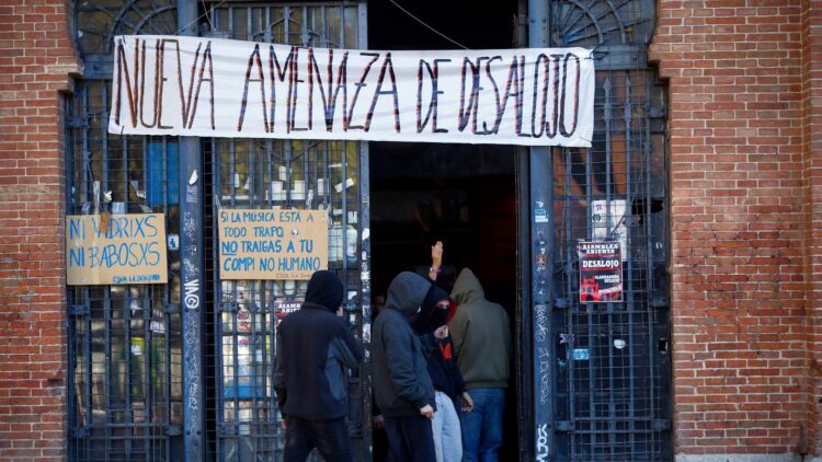 Un okupa desata la polémica en Madrid: así es cómo ha conseguido tener luz y gas pagados por el Ayuntamiento 1 Un okupa desata la polémica en Madrid