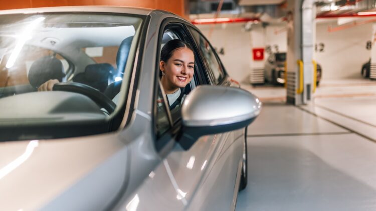 Es oficial: esta ciudad tiene plazas de parking solo para mujeres y este es el motivo que ha desatado el debate 1 Esta ciudad tiene plazas de parking solo para mujeres