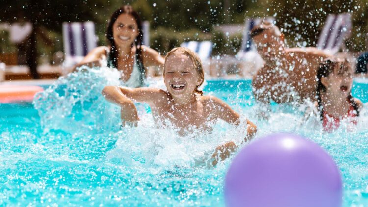 Las piscinas de las comunidades de vecinos están obligadas