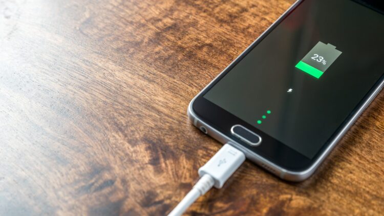 Sigue estos pasos con tu teléfono móvil para evitar problemas