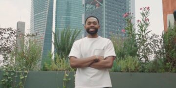 Un abogado decide ahorrar 12.000 euros al mes... para jubilarse a los 45 años: así es su sorprendente plan de vida.