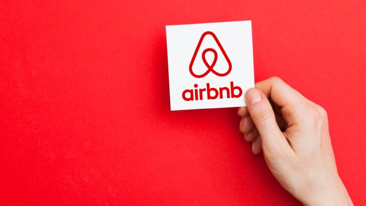Adiós a Airbnb: el Gobierno continúa con el cerco amenazando a la plataforma con esta multa millonaria 1 Adiós a Airbnb: el Gobierno continúa con el cerco amenazando a la plataforma con esta multa millonaria.