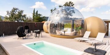 Dormir en pleno bosque, en una burbuja, por menos de 100€