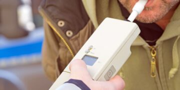 La DGT lo confirma: este es el error de conductor novato con el alcohol que puede acabar en multón