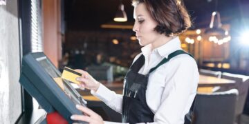 Se hace viral por publicar la cuenta de un restaurante