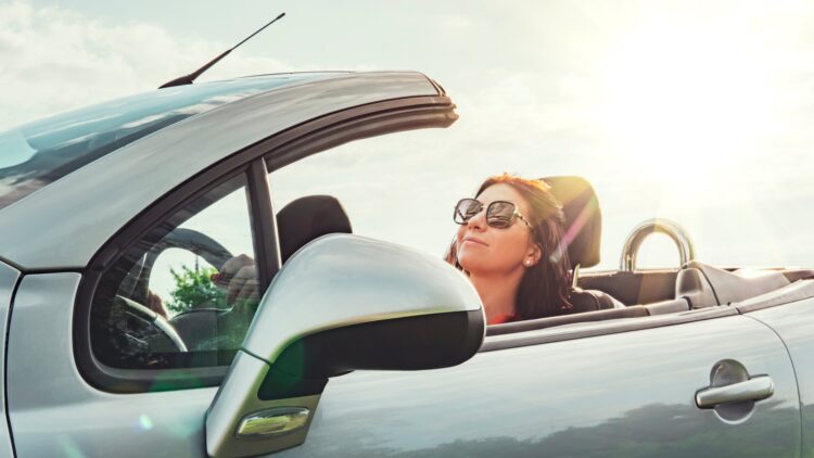 Adiós a este tipo de gafas al volante: si las usas, la DGT te puede chafar las vacaciones poniéndote estas multas 1 Adiós a este tipo de gafas al volante: si las usas, la DGT te puede chafar las vacaciones poniéndote estas multas.