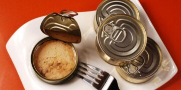 Las peores latas de atún que venden los supermercados