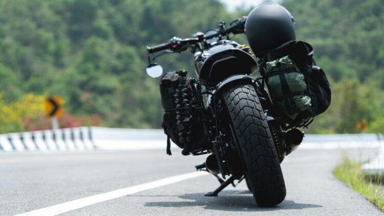 La obligatoriedad en las motos de las luces de emergencia V16