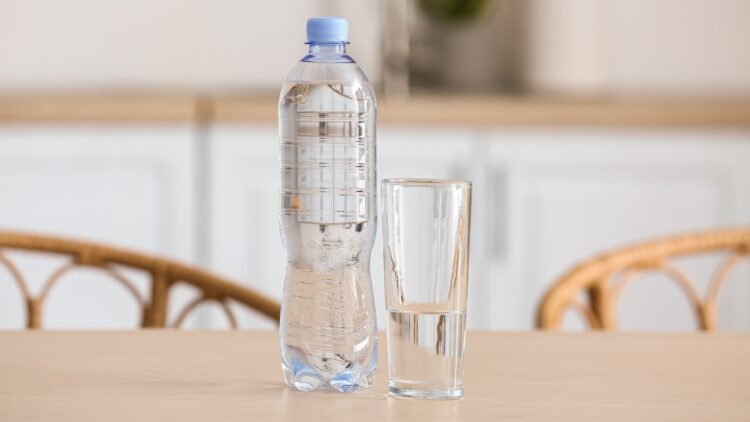 El truco de la botella, con el que refrescarás tu casa durante los días de calor