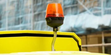 La DGT lo hace oficial: la nueva señal V2 es obligatoria