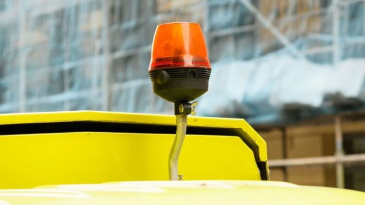 La DGT lo hace oficial: la nueva señal V2 es obligatoria