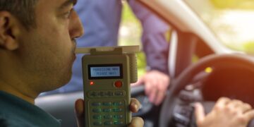 Da positivo en un control de alcoholemia y alega que la razón