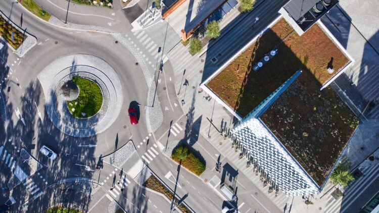 Malas noticias para los conductores: esto es lo que la DGT puede hacerte si maniobras mal en una rotonda 1 Lo que la DGT puede hacerte si maniobras mal en una rotonda