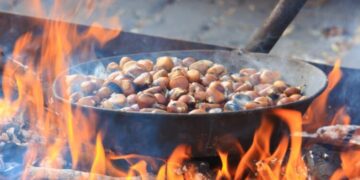 Hacer castañas asadas en casa igual que un castañero