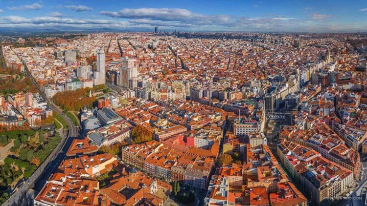 Ni Valencia ni Sevilla: estas ciudades españolas se cuelan entre las 10 más visitadas del mundo... y una está en el top-3 1 Ciudades españolas se cuelan entre las 10 más visitadas