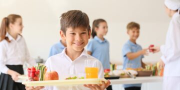 El escándalo del derroche en los comedores escolares