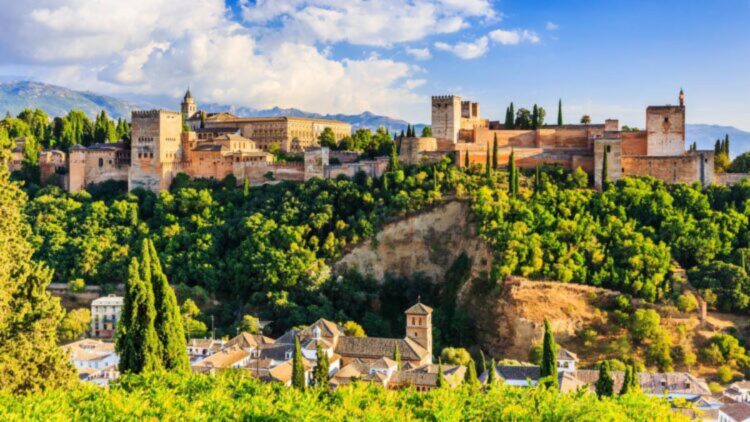 La energía solar amenaza este monumento español