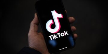Si tu hijo usa TikTok, así es como está siendo educado