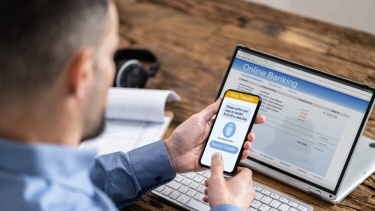 Confirmado: la UE cambia las reglas y toma esta decisión clave que afectará a tus transferencias de ahora en adelante 1 Toma esta decisión clave que afectará a tus transferencias