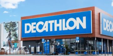 Decathlon arrasa a la competencia: esta chaqueta es perfecta