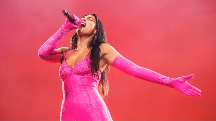 Ni cesta ni jamón: el aguinaldo de Navidad de una empresa sus trabajadores fue un concierto privado de Dua Lipa 1 Ni cesta ni jamón: el aguinaldo de Navidad de una empresa sus trabajadores fue un concierto privado de Dua Lipa