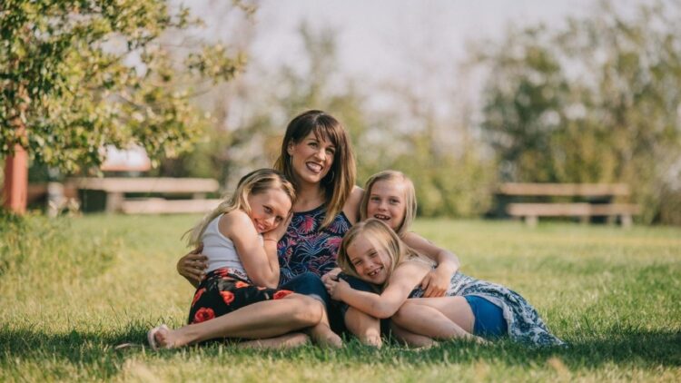 La realidad económica de una madre divorciada y con 6 hijos: "Me avergüenzo, pero no puedo evitarlo".