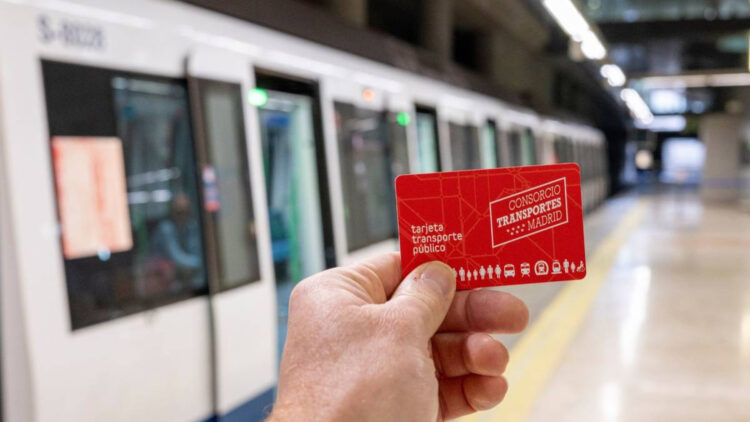 Confirmado: Madrid lanza una nueva tarjeta de transportes con viajes ilimitados en bus y metro por solo 10 euros 1 Confirmado: Madrid lanza una nueva tarjeta de transportes con viajes ilimitados en bus y metro por solo 10 euros.