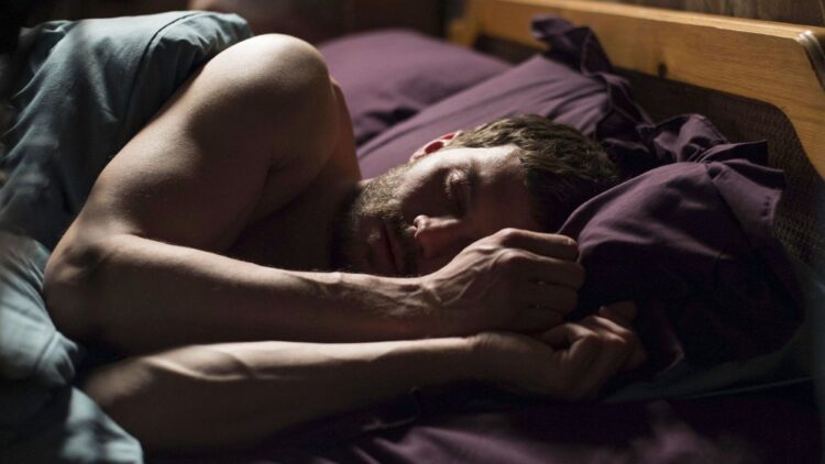 Ni contar ovejas ni forzarte a dormir: el truco del doctor Durán para cuando te despiertas a las tres de la mañana.