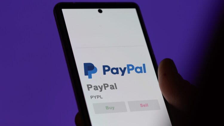 Confirmed by the IRS - new tax form to be completed for Paypal and Cash App payments
