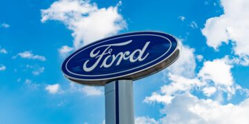 Bad news—Ford recalls half a million Edge and MKX vehicles due to a brake failure that could cause a collision—affected models