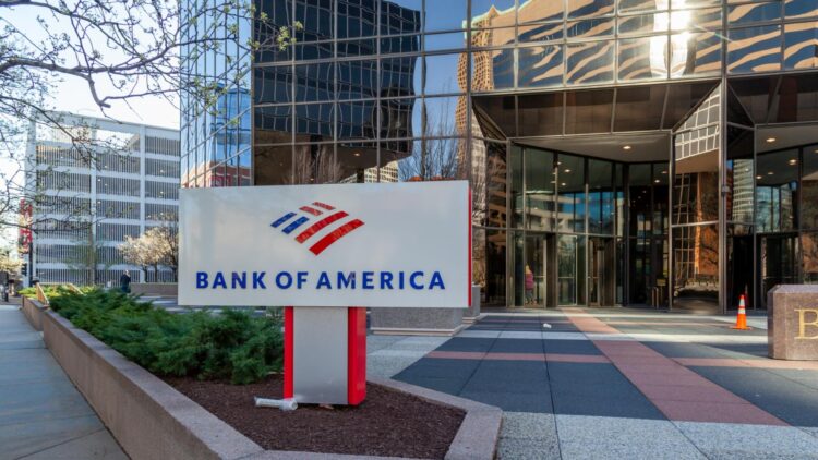 Will banks be open on New Year's Eve? 1 Say goodbye to Bank of America and Wells Fargo - they're closing all their branches as of today - here's why