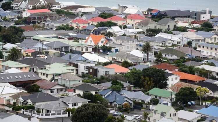 Falling home prices - Cities that will be in the red by 2025