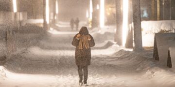 How much snow is dangerous? According to the NWS, a blizzard warning is issued only after this amount of snow has fallen