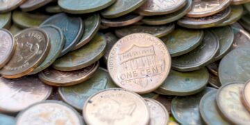 Rummage through your drawers - this 1 cent coin is worth $20,000 today - they differ by this