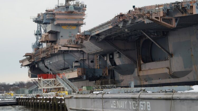 Saying goodbye to the Navy's last aircraft carrier "Big John" after nearly 40 years of service - this will be her last voyage