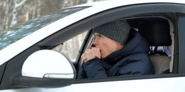 The most common mistake many people make - should I warm up the car before driving on cold winter days? What an expert says