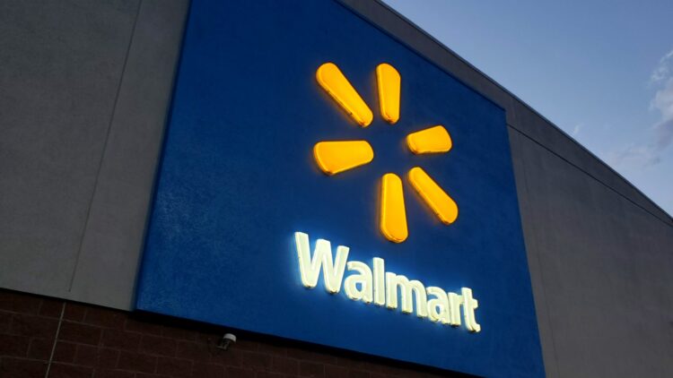 Savings Alert! Walmart is offering a Greenworks snow blower for over $220 off 1 Neither Walmart nor Costco - this is the new supermarket chain that is springing up across the country in record time